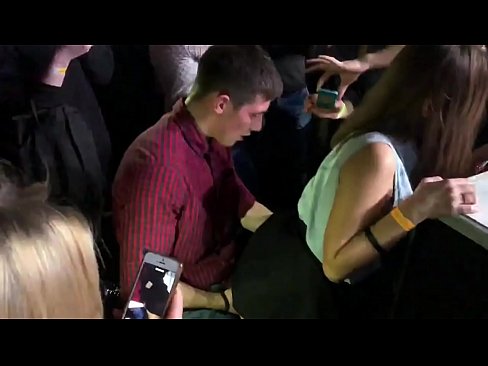 ❤️ રશિયન નાઇટક્લબમાં વાસ્તવિક સેક્સ. ગુદા અને યોનિમાર્ગમાં 18 વર્ષની રશિયન છોકરીએ નાઈટક્લબમાં ચોદાઈ ❤️  gu.pornoklinge.ru પર  ❌️